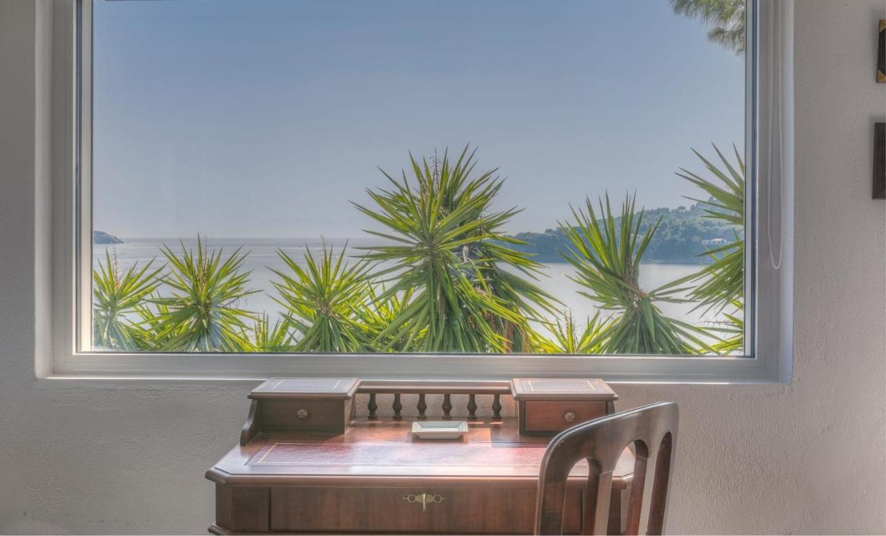 Super Luxury Skiathos Villa Seven Stunning Bedroom Suites Villa Daphne Achliades Achladies  Exterior photo