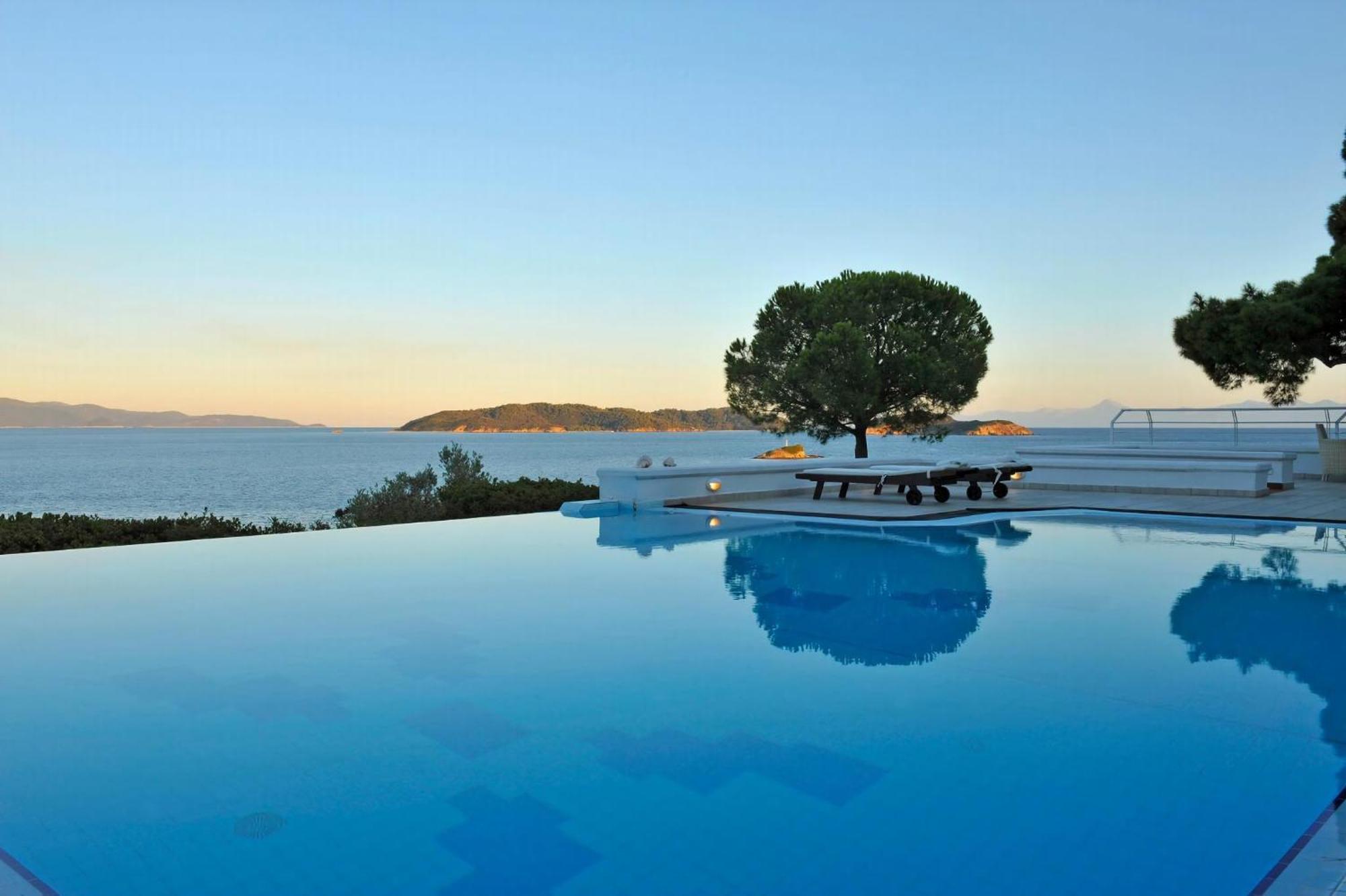 Super Luxury Skiathos Villa Seven Stunning Bedroom Suites Villa Daphne Achliades Achladies  Exterior photo