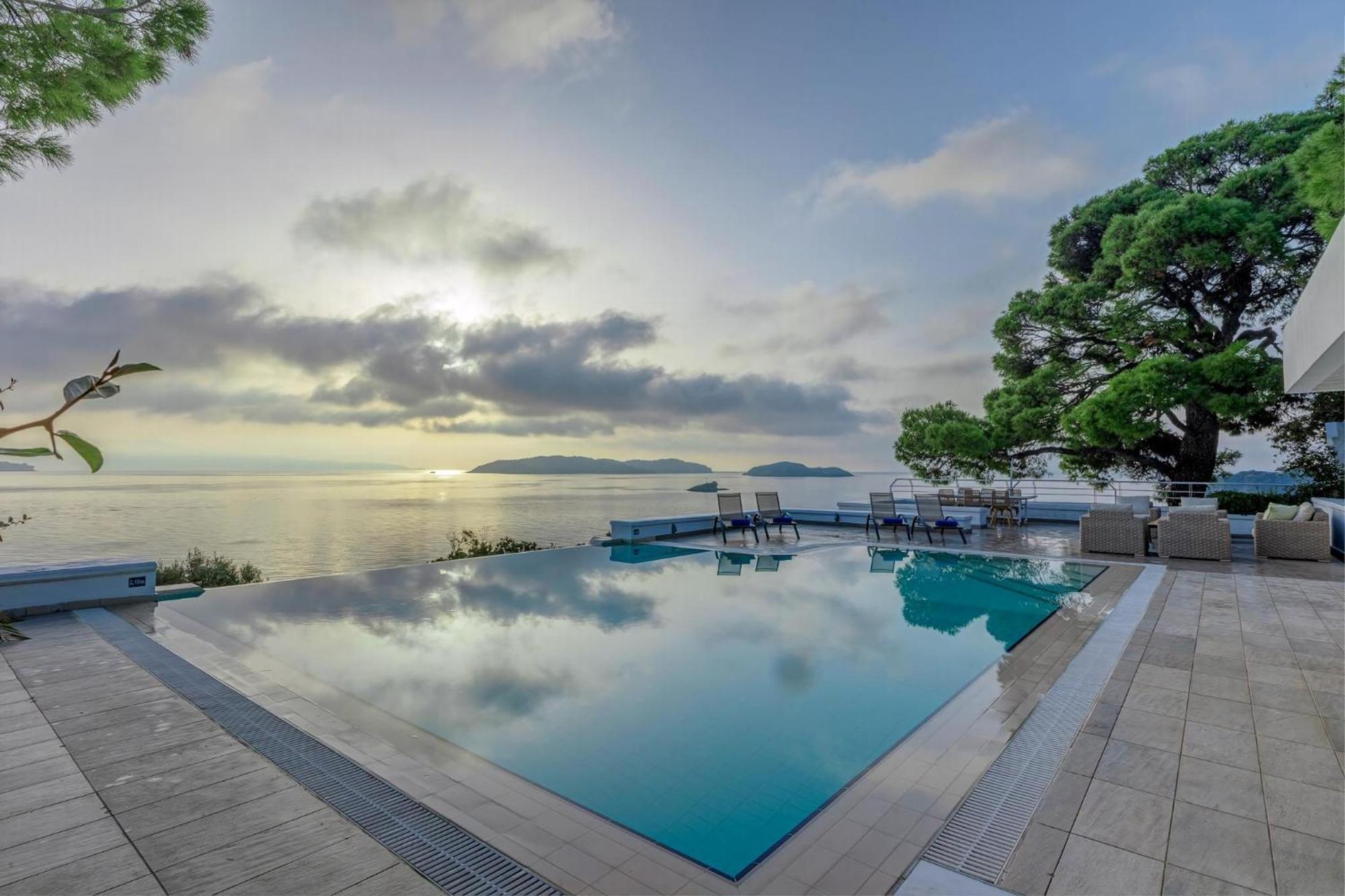 Super Luxury Skiathos Villa Seven Stunning Bedroom Suites Villa Daphne Achliades Achladies  Exterior photo